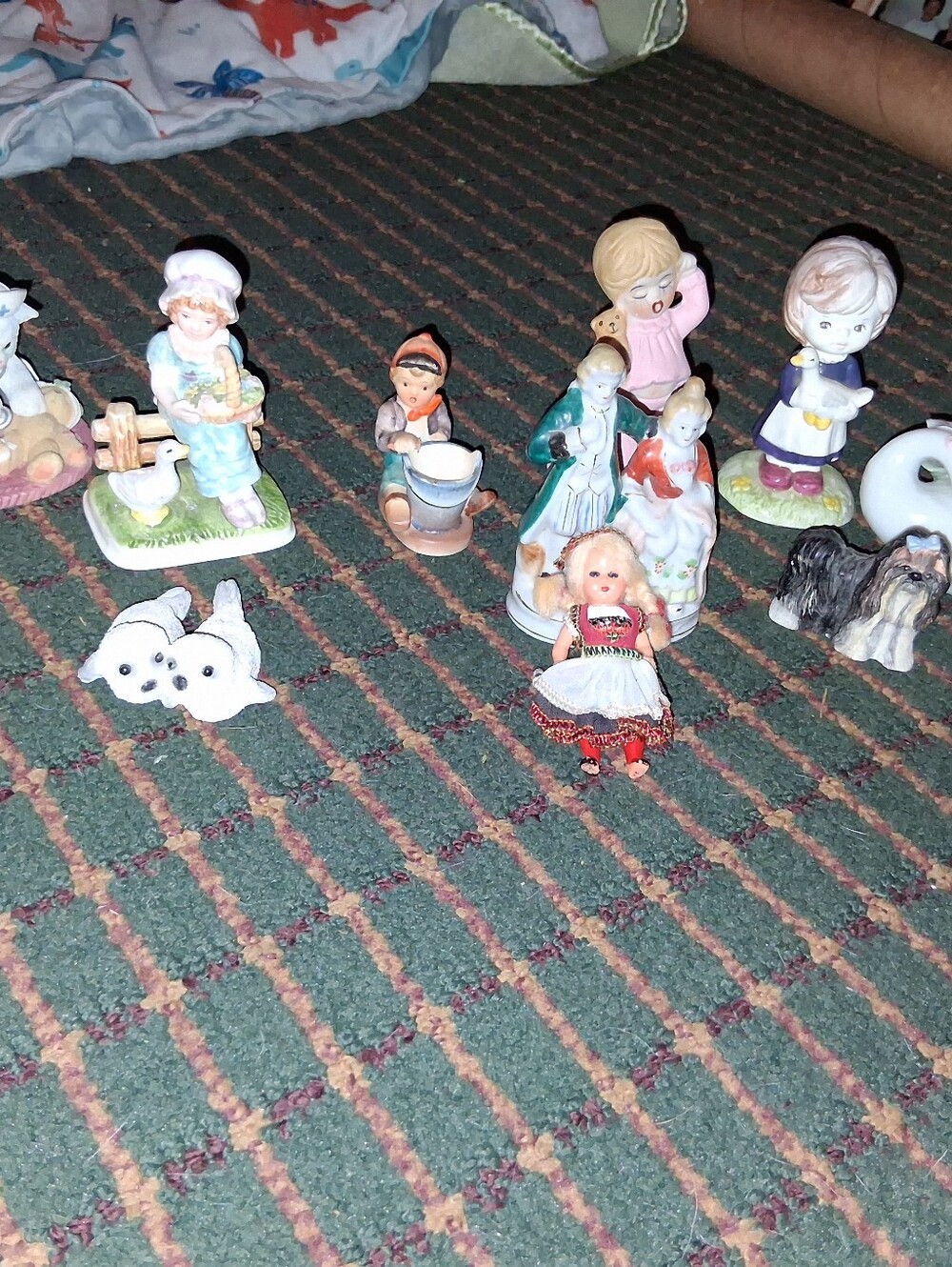 Twelve piece vintage knick knack lot